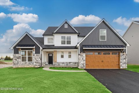 Photo of 112 Kinloch Drive, Perrysburg, OH 43551 (MLS # 10003022)