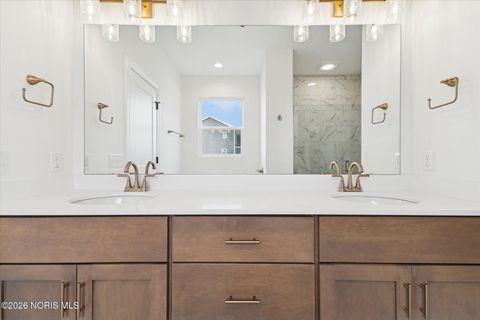 Tiny photo for 112 Kinloch Drive, Perrysburg, OH 43551 (MLS # 10003022)