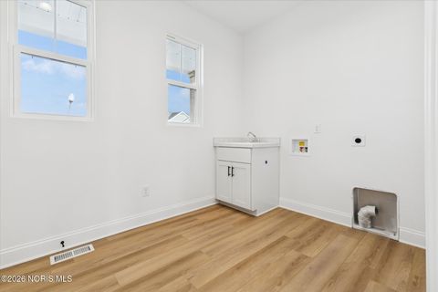 Tiny photo for 112 Kinloch Drive, Perrysburg, OH 43551 (MLS # 10003022)