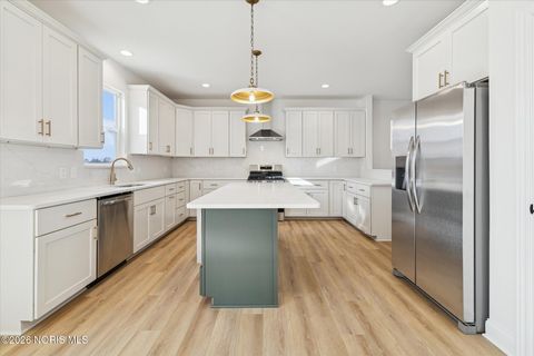 Tiny photo for 112 Kinloch Drive, Perrysburg, OH 43551 (MLS # 10003022)