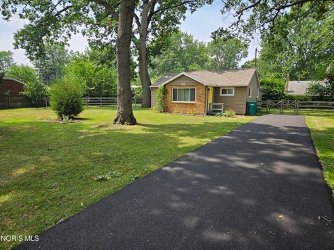 Tiny photo for 3327 Knoll Avenue, Toledo, OH 43615 (MLS # 10010771)