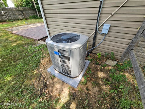 Tiny photo for 3327 Knoll Avenue, Toledo, OH 43615 (MLS # 10010771)