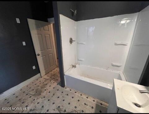 Tiny photo for 2615 Lagrange Street, Toledo, OH 43608 (MLS # 10000549)