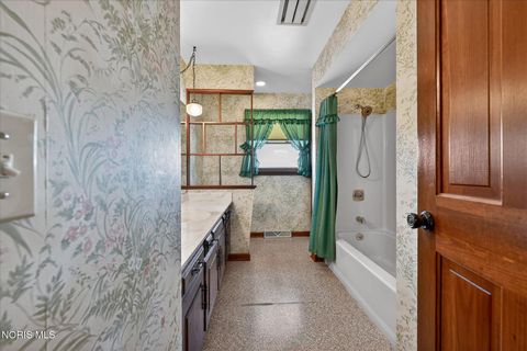 Tiny photo for 5531 Brown Road, Oregon, OH 43616 (MLS # 10004060)