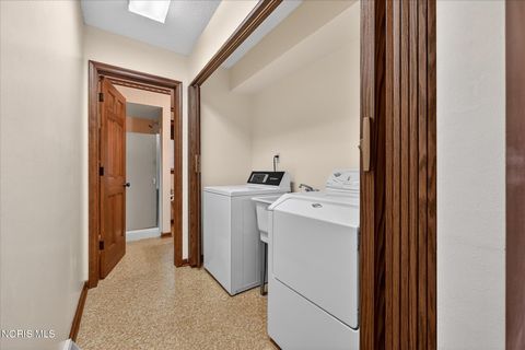 Tiny photo for 5531 Brown Road, Oregon, OH 43616 (MLS # 10004060)