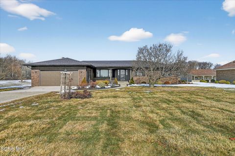 Tiny photo for 5531 Brown Road, Oregon, OH 43616 (MLS # 10004060)