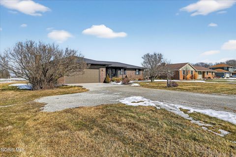 Tiny photo for 5531 Brown Road, Oregon, OH 43616 (MLS # 10004060)