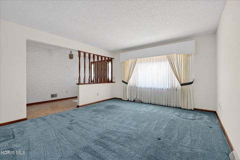 Tiny photo for 5531 Brown Road, Oregon, OH 43616 (MLS # 10004060)