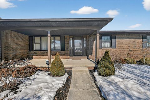 Tiny photo for 5531 Brown Road, Oregon, OH 43616 (MLS # 10004060)