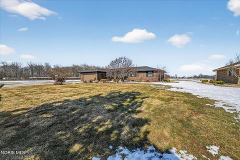 Tiny photo for 5531 Brown Road, Oregon, OH 43616 (MLS # 10004060)