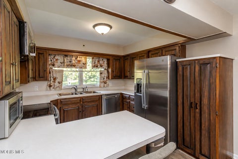 Tiny photo for 931 Harrow Road, Toledo, OH 43615 (MLS # 10013373)
