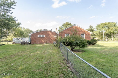 Tiny photo for 931 Harrow Road, Toledo, OH 43615 (MLS # 10013373)
