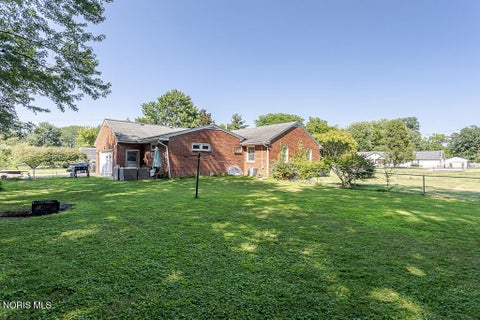 Tiny photo for 931 Harrow Road, Toledo, OH 43615 (MLS # 10013373)
