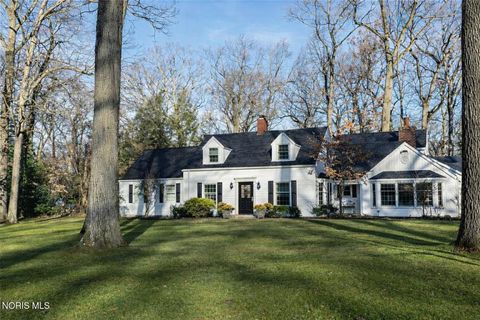 Photo of 4910 Rolandale Avenue, Toledo, OH 43623 (MLS # 10004956)