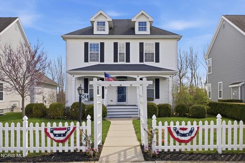 Photo of 7135 Elli Harbour Lane, Maumee, OH 43537 (MLS # 10008036)
