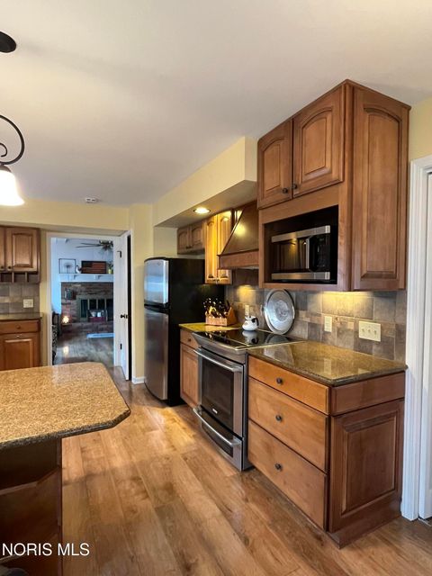 Tiny photo for 236 Ponderosa Drive, Oregon, OH 43616 (MLS # 10010011)
