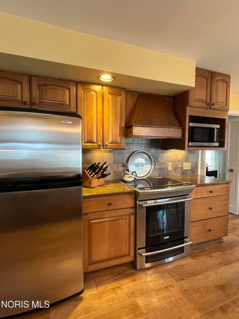 Tiny photo for 236 Ponderosa Drive, Oregon, OH 43616 (MLS # 10010011)