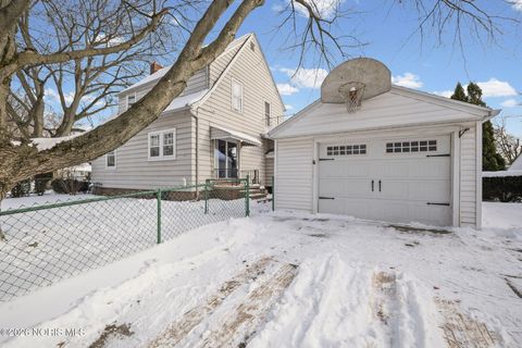 Tiny photo for 2285 Castlewood Drive, Toledo, OH 43613 (MLS # 10003690)