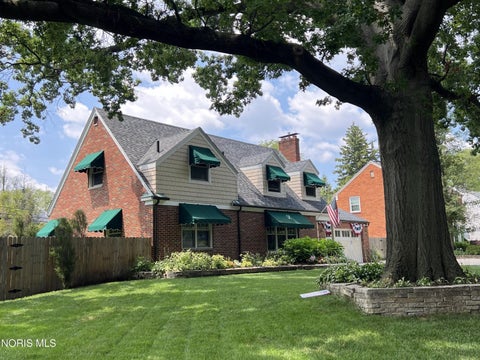 Tiny photo for 2911 Middlesex Drive, Toledo, OH 43606 (MLS # 10012097)