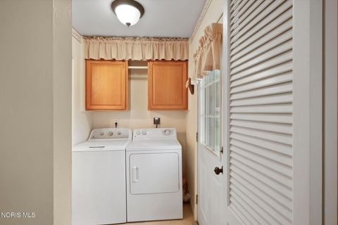 Tiny photo for 2859 County Road H, Swanton, OH 43558 (MLS # 10007544)
