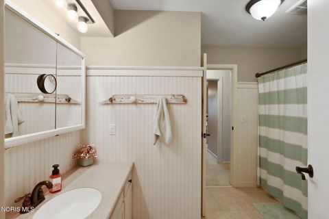 Tiny photo for 2859 County Road H, Swanton, OH 43558 (MLS # 10007544)