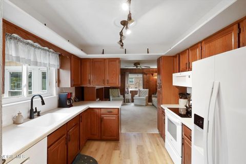 Tiny photo for 2859 County Road H, Swanton, OH 43558 (MLS # 10007544)