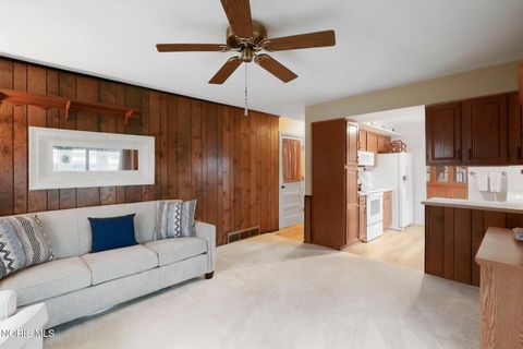 Tiny photo for 2859 County Road H, Swanton, OH 43558 (MLS # 10007544)