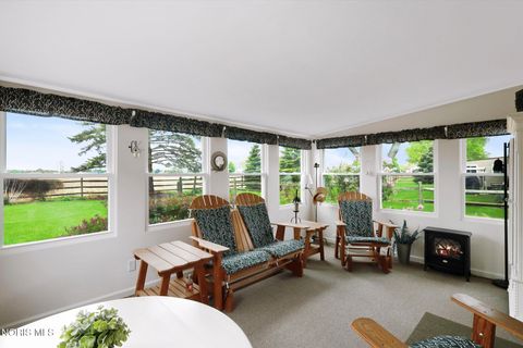Tiny photo for 2859 County Road H, Swanton, OH 43558 (MLS # 10007544)