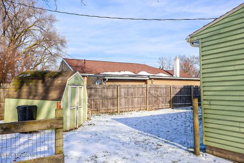 Tiny photo for 508 Short Elm Street, Fostoria, OH 44830 (MLS # 10002444)