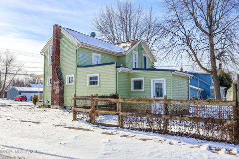 Photo of 508 Short Elm Street, Fostoria, OH 44830 (MLS # 10002444)