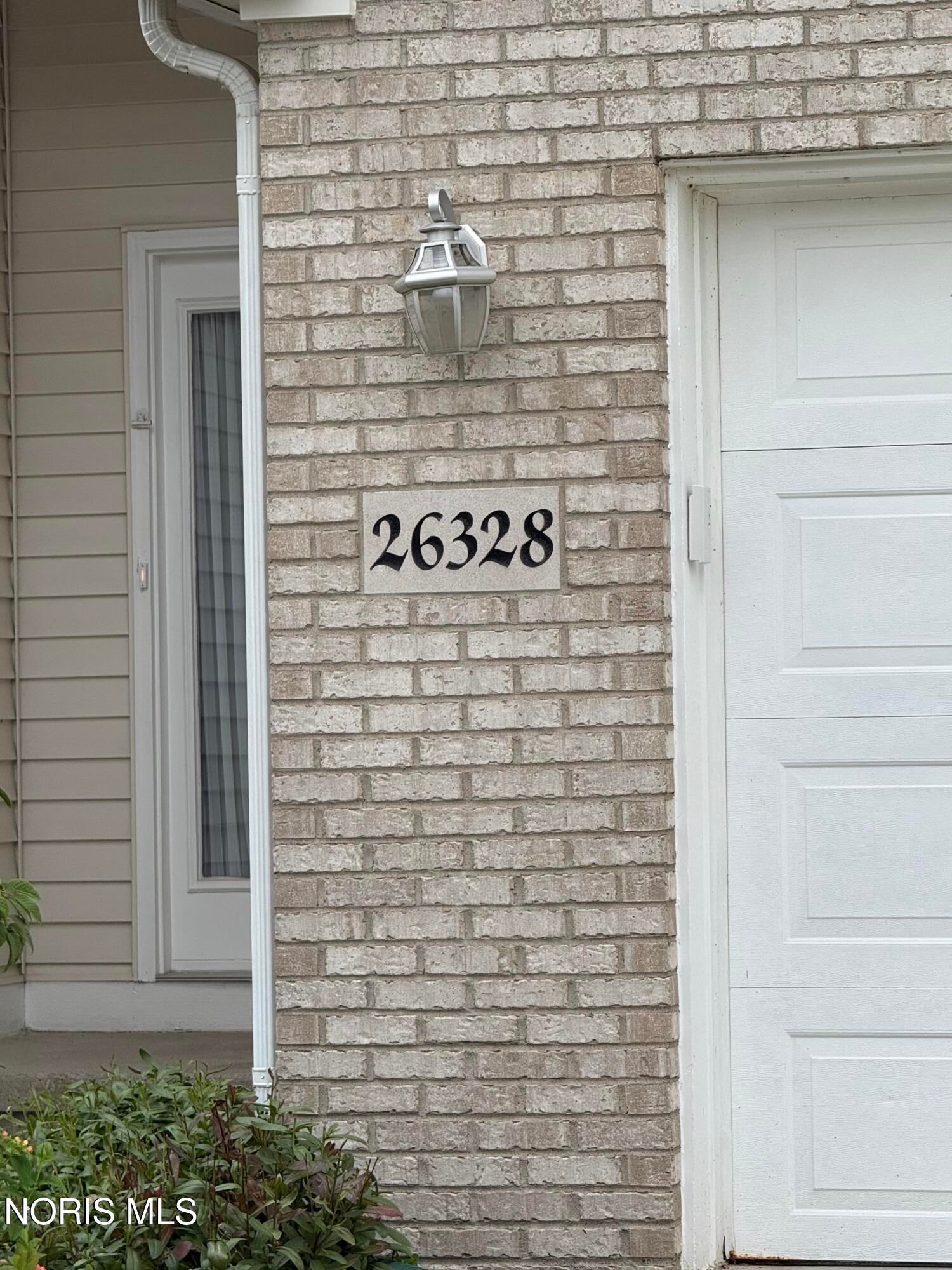 26328 W Wexford Drive