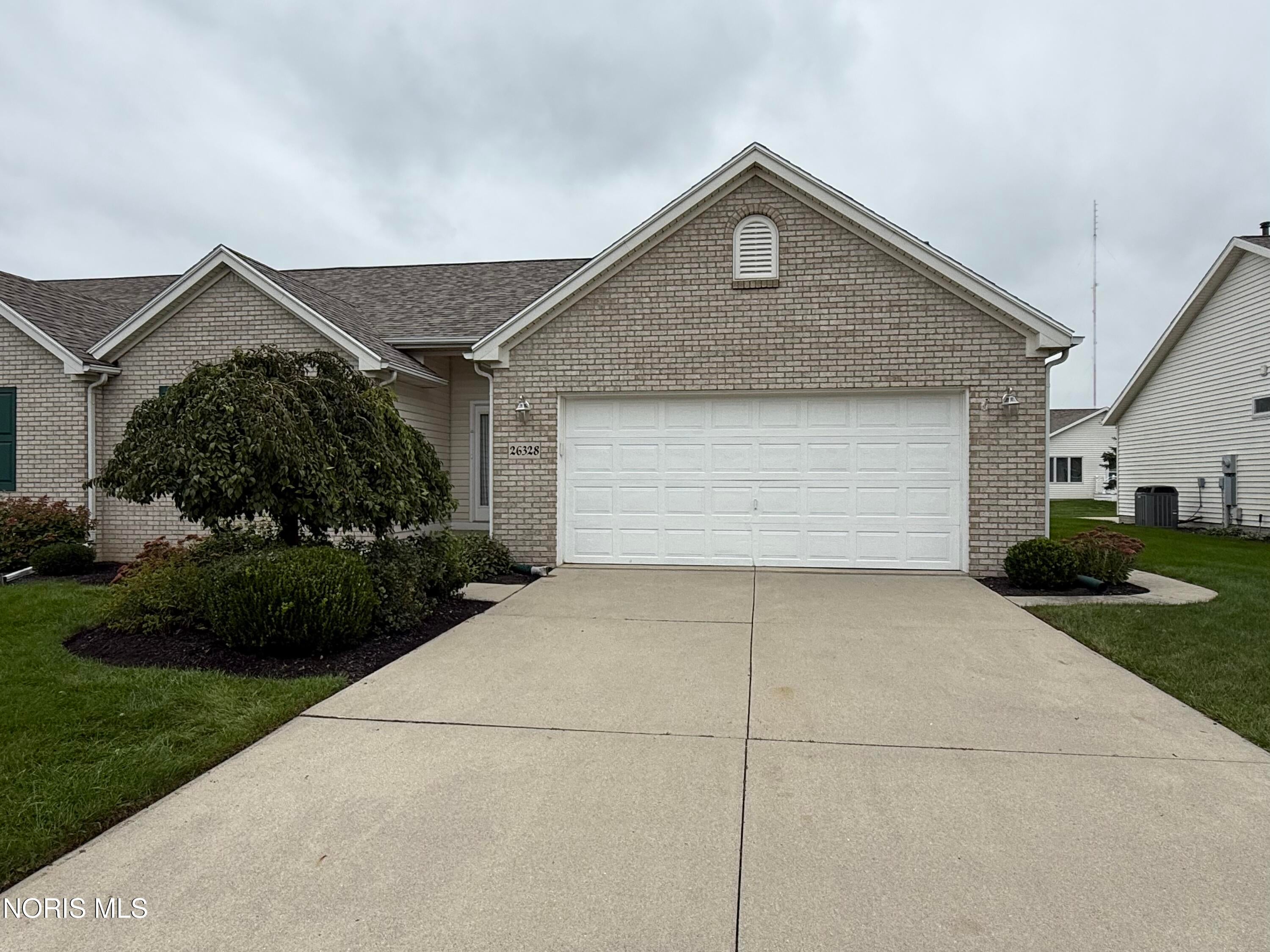26328 W Wexford Drive