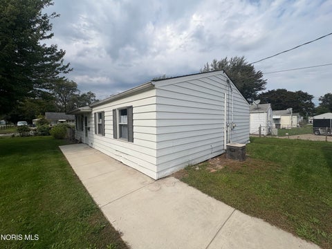 Tiny photo for 2530 South Avenue, Toledo, OH 43609 (MLS # 10014161)