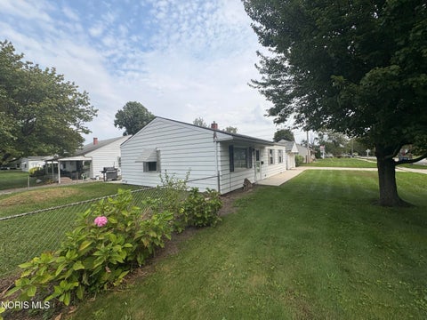 Tiny photo for 2530 South Avenue, Toledo, OH 43609 (MLS # 10014161)