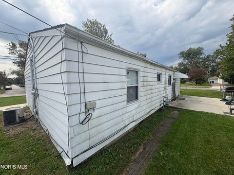 Tiny photo for 2530 South Avenue, Toledo, OH 43609 (MLS # 10014161)