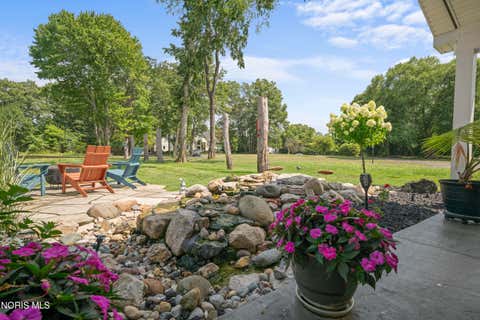 Tiny photo for 2004 King Road, Toledo, OH 43617 (MLS # 10012064)