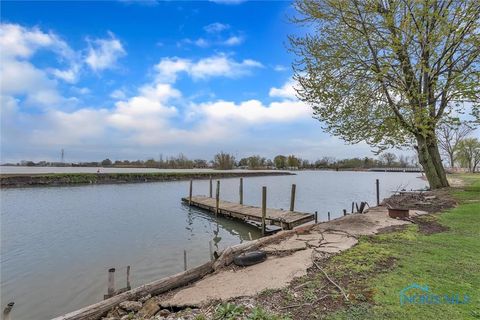 Tiny photo for 4889 N State Route 2, Oak Harbor, OH 43449 (MLS # 10006181)