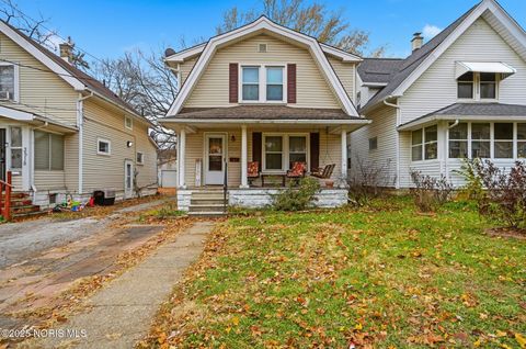Photo of 3519 Hazelhurst Avenue, Toledo, OH 43612 (MLS # 10001414)