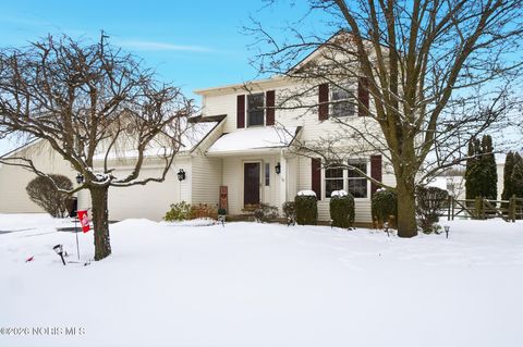 Photo of 1435 Indian Creek Drive, Perrysburg, OH 43551 (MLS # 10003951)