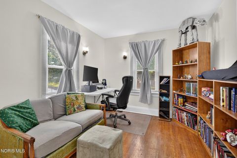 Tiny photo for 2401 Georgetown Avenue, Toledo, OH 43613 (MLS # 10010532)