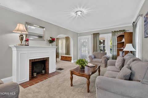 Tiny photo for 2401 Georgetown Avenue, Toledo, OH 43613 (MLS # 10010532)