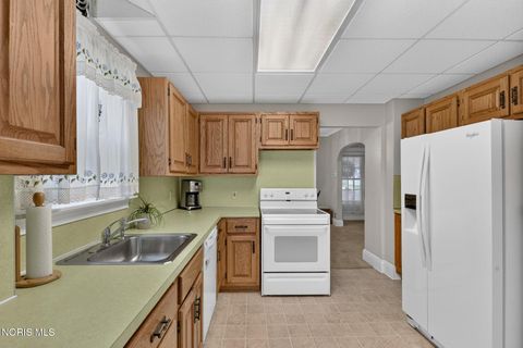 Tiny photo for 2401 Georgetown Avenue, Toledo, OH 43613 (MLS # 10010532)