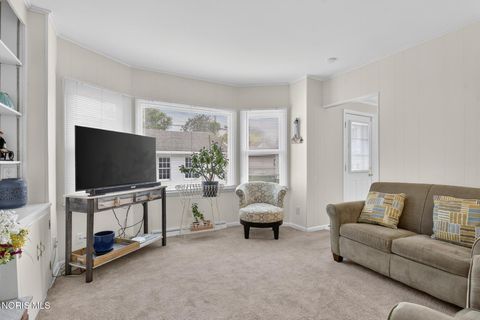 Tiny photo for 2401 Georgetown Avenue, Toledo, OH 43613 (MLS # 10010532)