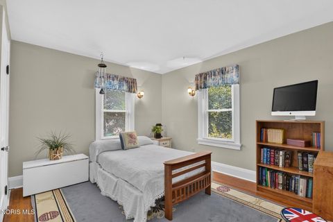Tiny photo for 2401 Georgetown Avenue, Toledo, OH 43613 (MLS # 10010532)