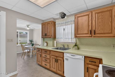 Tiny photo for 2401 Georgetown Avenue, Toledo, OH 43613 (MLS # 10010532)