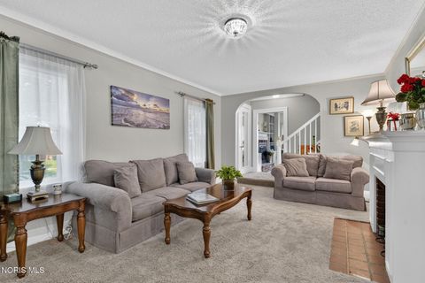 Tiny photo for 2401 Georgetown Avenue, Toledo, OH 43613 (MLS # 10010532)