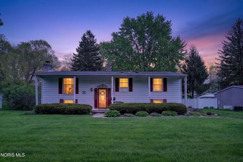 Photo of 6026 Granville Drive, Sylvania, OH 43560 (MLS # 10007256)