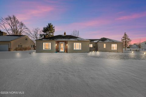 Photo of 907 Huddle Road, Napoleon, OH 43545 (MLS # 10003897)