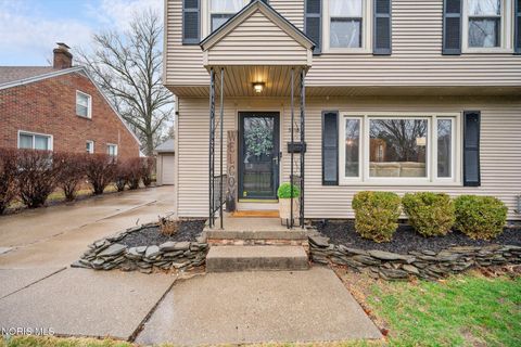 Tiny photo for 3818 Beverly Drive, Toledo, OH 43614 (MLS # 10005015)
