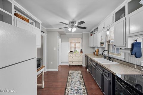 Tiny photo for 3818 Beverly Drive, Toledo, OH 43614 (MLS # 10005015)